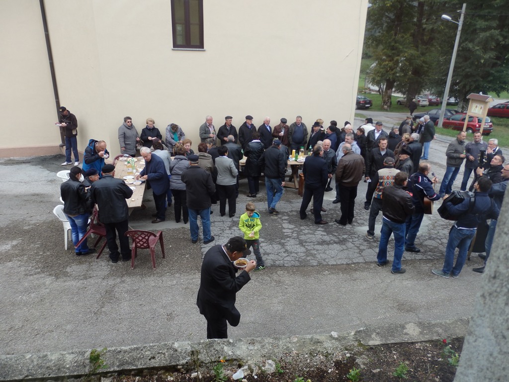 Vratnička "Miholja" - sunčana radost pod sivim nebom