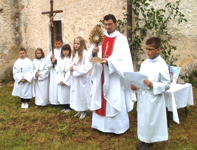 Tijelovska procesija u Kompolju