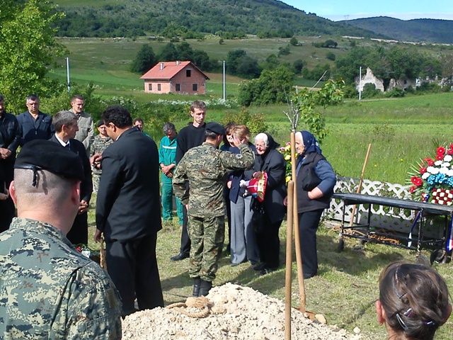 U Brlogu sprovod pok. Milana Lončara