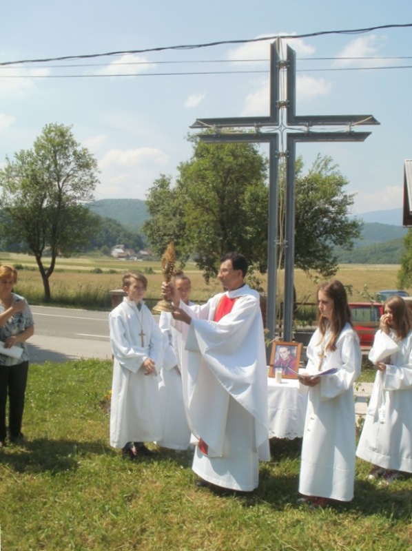 TIJELOVO - misa i procesija u Kompolju i Vratniku