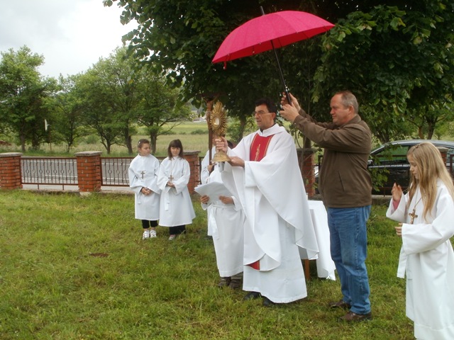 Tijelovska procesija u Kompolju