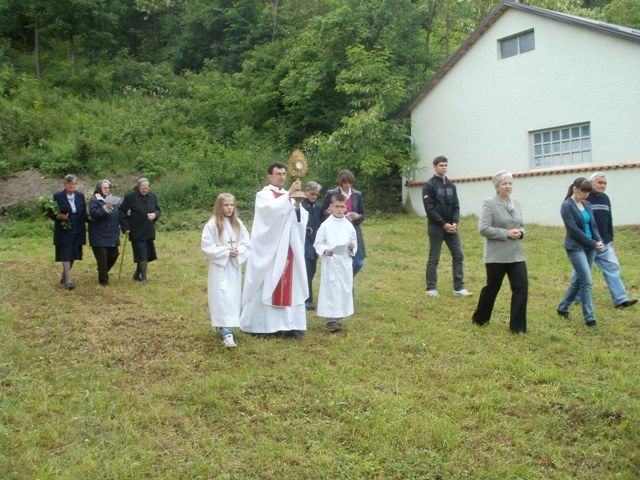 Tijelovska procesija u Kompolju