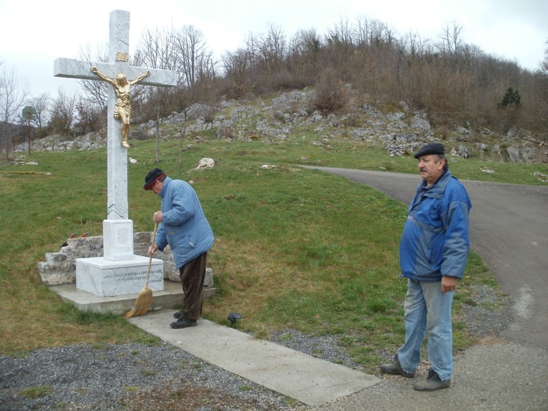 Slavlje blagoslova križa u Hrvatskom Polju