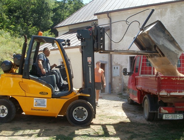 Završeno opločivanje svetišta!