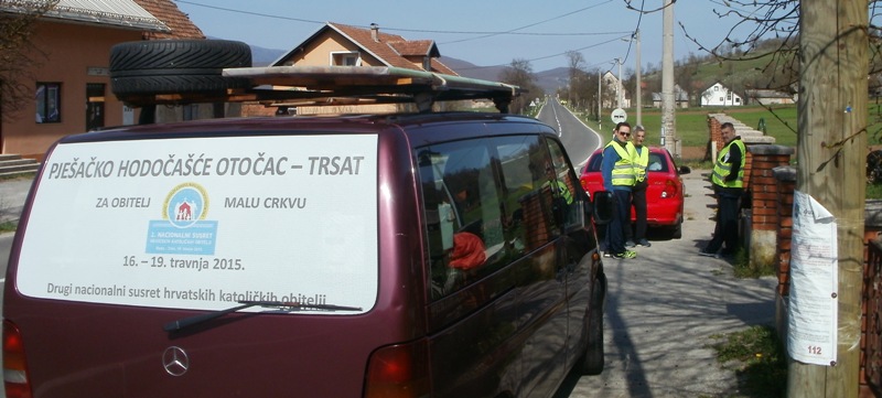 Hodočasnici pješaci krenuli na Trsat