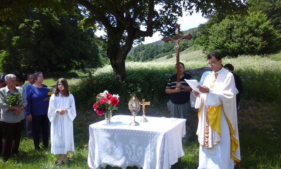 TIJELOVO - misa i procesija u Kompolju i Vratniku