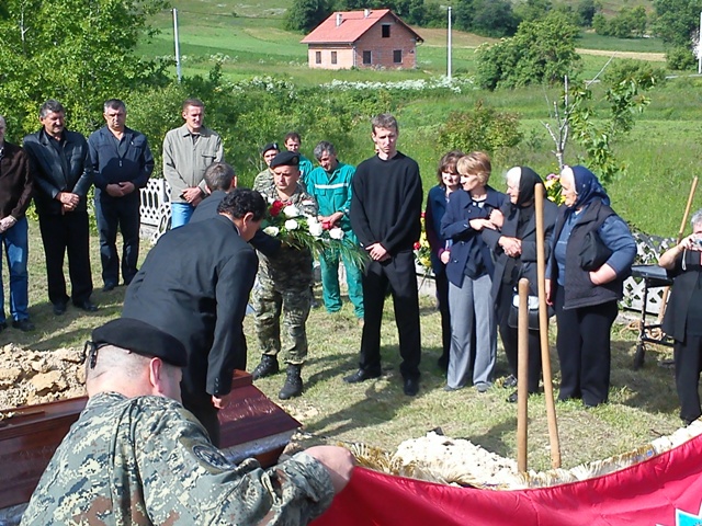 U Brlogu sprovod pok. Milana Lončara