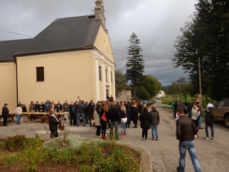 Vratnička "Miholja" - sunčana radost pod sivim nebom