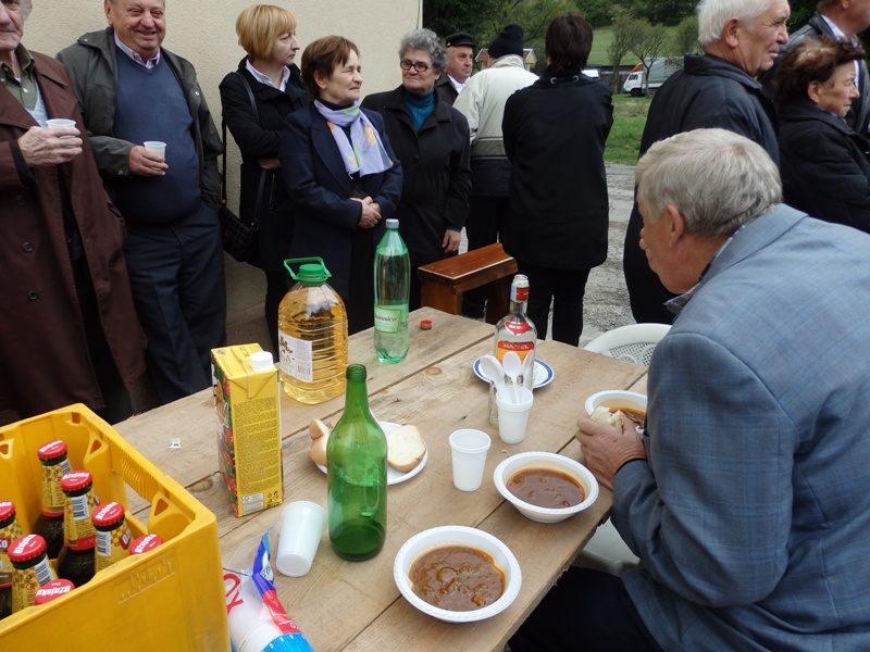 Vratnička "Miholja" - sunčana radost pod sivim nebom