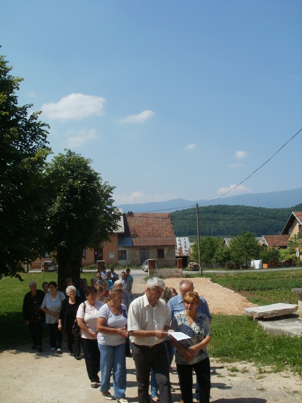 TIJELOVO - misa i procesija u Kompolju i Vratniku