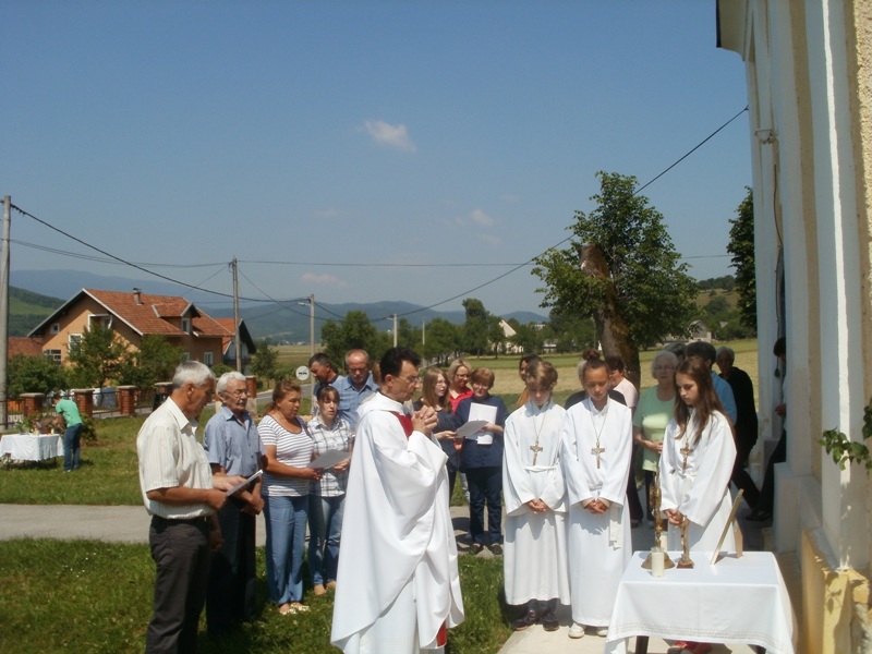 TIJELOVO - misa i procesija u Kompolju i Vratniku