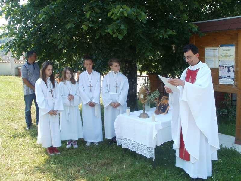 TIJELOVO - misa i procesija u Kompolju i Vratniku