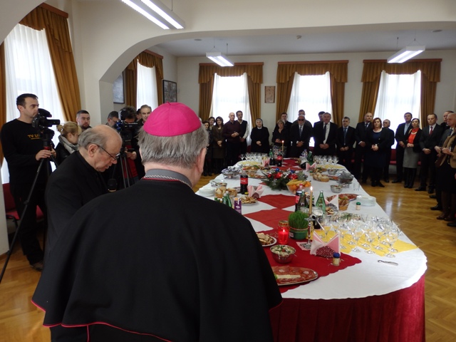 U Gospiću božićno čestitanje kod biskupa Bogovića