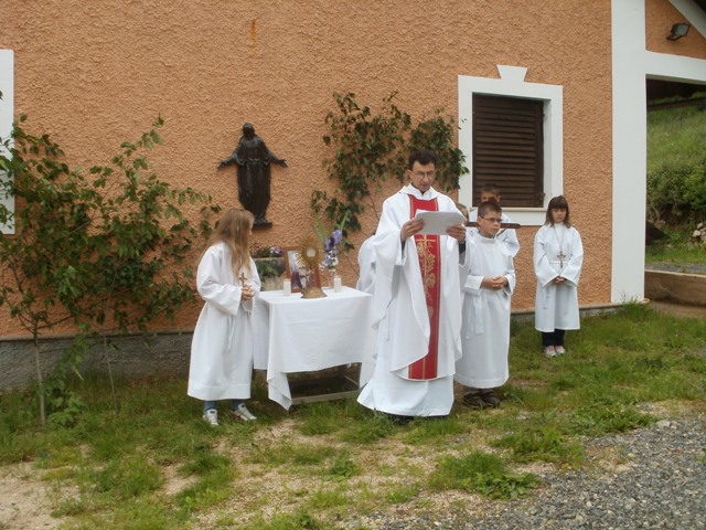 Tijelovska procesija u Kompolju