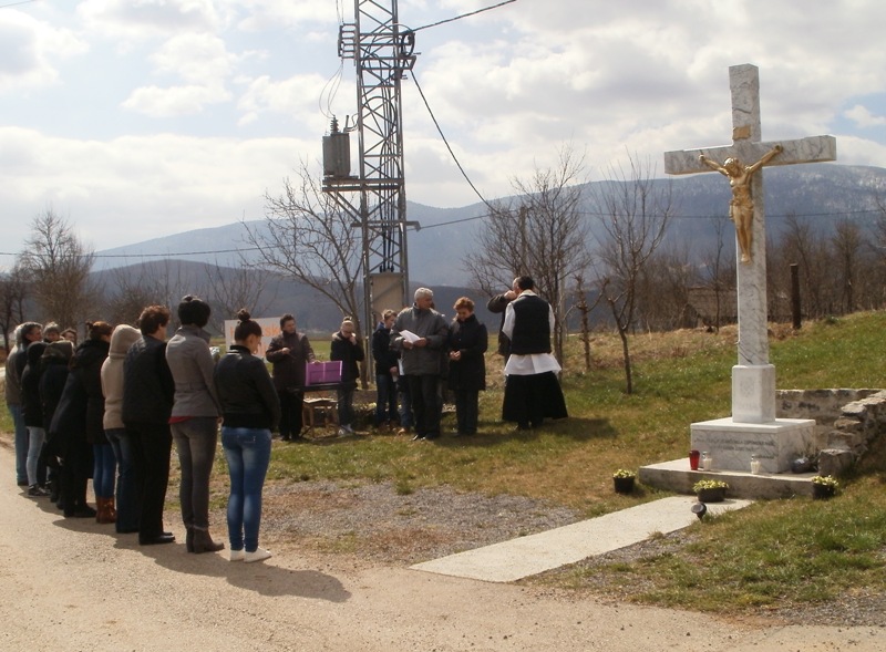 Slavlje blagoslova križa u Hrvatskom Polju