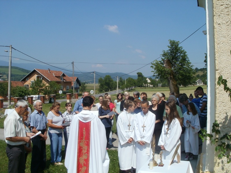 TIJELOVO - misa i procesija u Kompolju i Vratniku