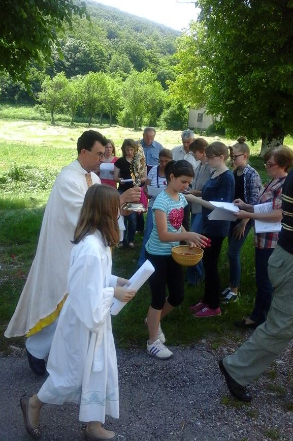 TIJELOVO - misa i procesija u Kompolju i Vratniku