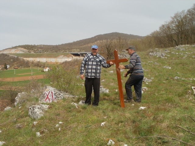 Kako "raste" naša Kalvarija - "niču" postaje...