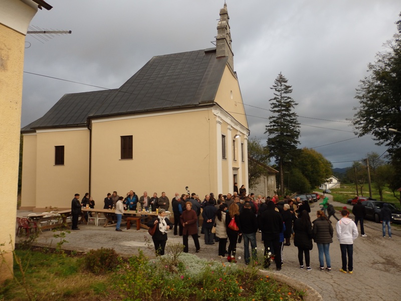 Vratnička "Miholja" - sunčana radost pod sivim nebom