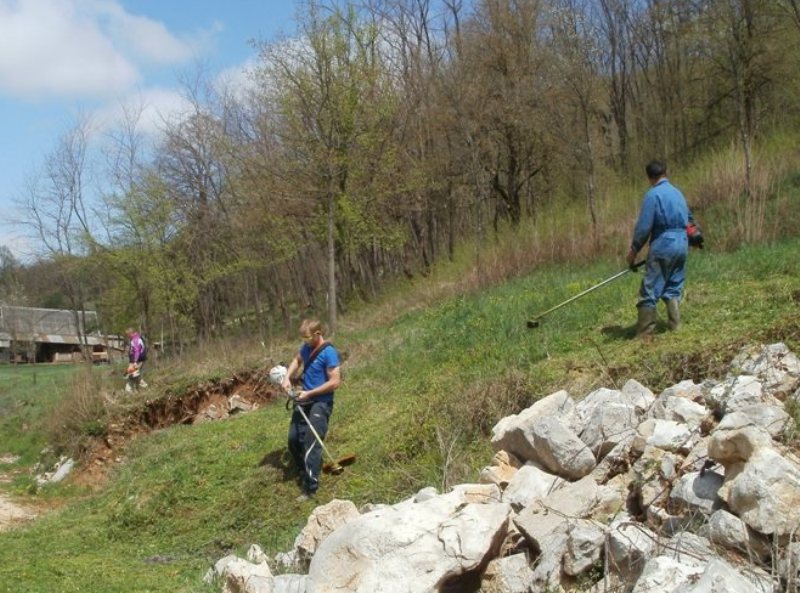 Sada Popova strana više nije kao vrana...!