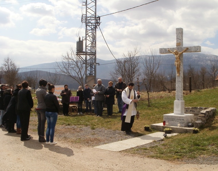 Slavlje blagoslova križa u Hrvatskom Polju