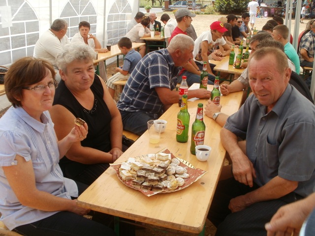 Veličanstvena "Stipanja" - oltar, biskup i klapa...