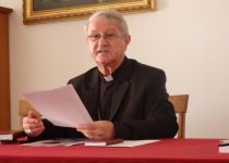 Nagovor biskupa Zdenka svojim svećenicima